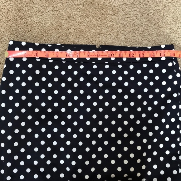 J. CREW size 8 navy polka dot pencil skirt - Picture 5 of 7